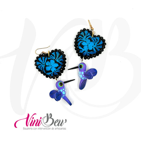 Aretes Corazón Bordado con Colibrí