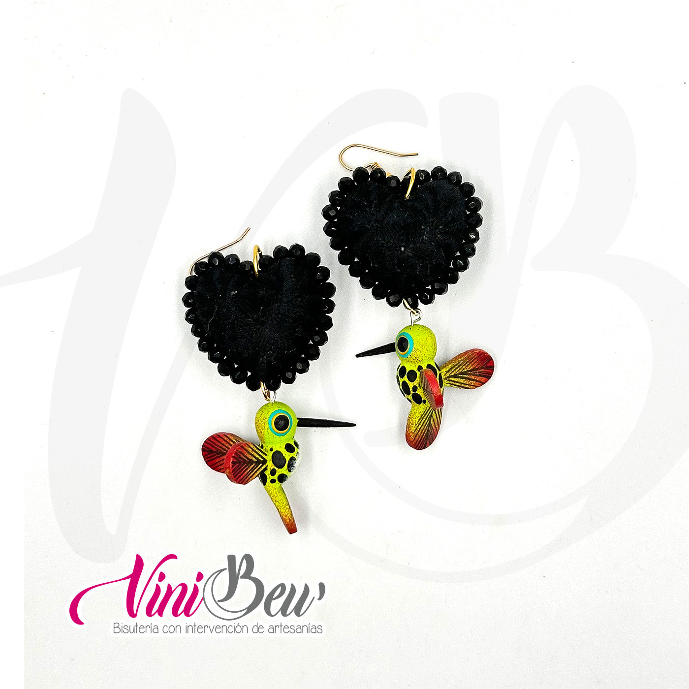 Aretes Corazón Bordado con Colibrí