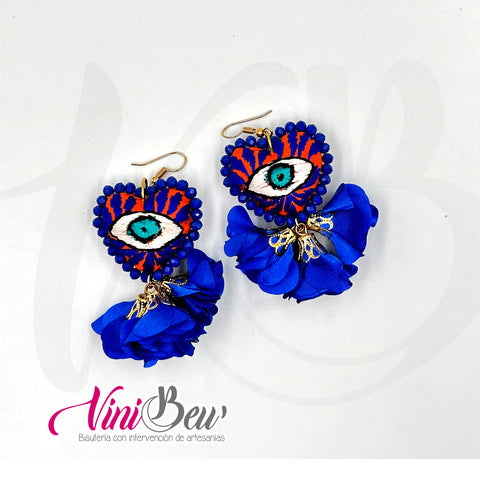 Aretes Corazón Bordado con Flores de Tela