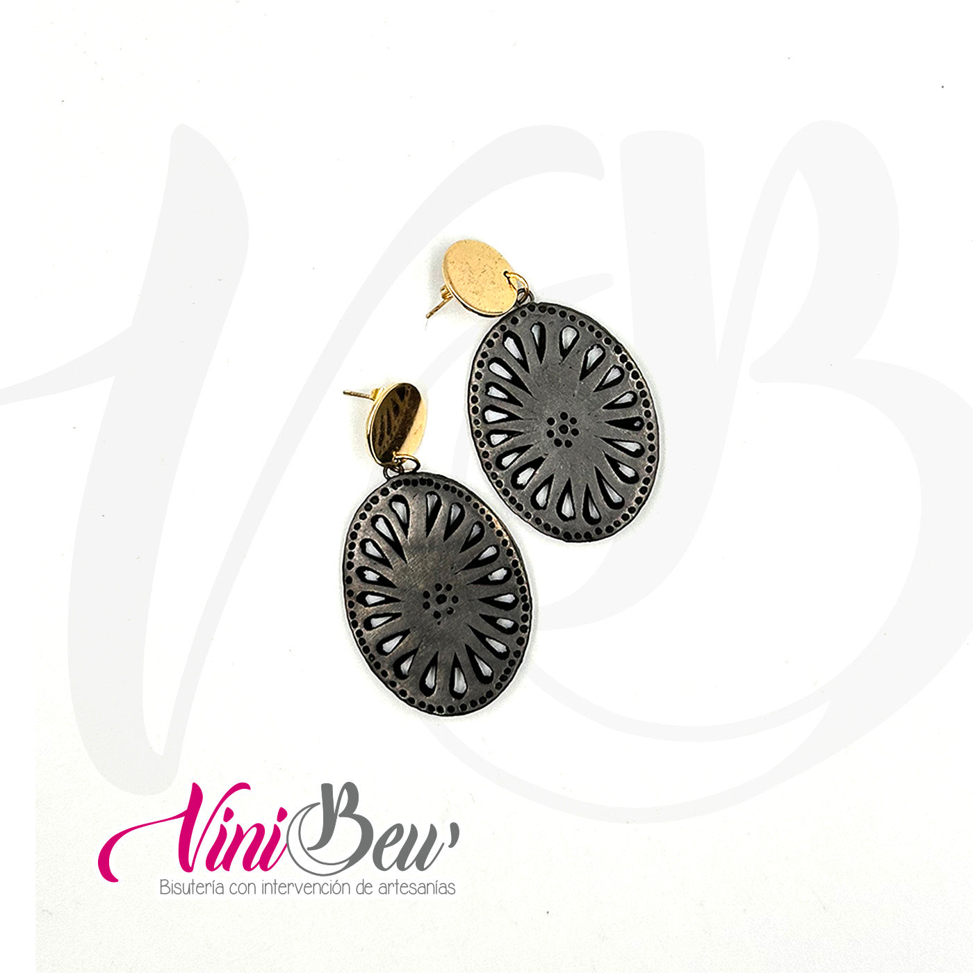 Aretes Ovalados de Barro Negro
