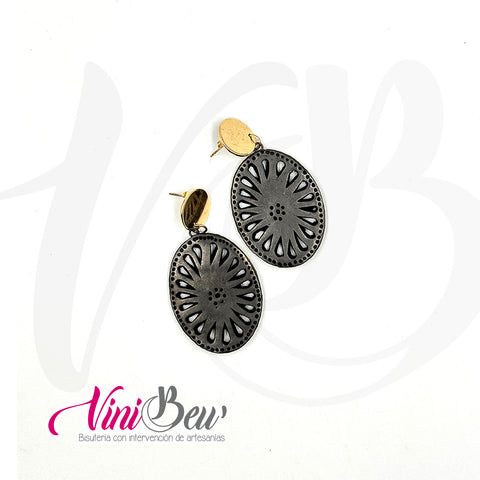 Aretes Ovalados de Barro Negro