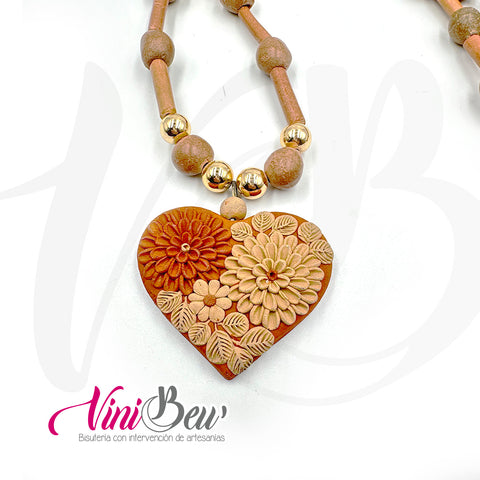 Collar Corazón de Barro Rojo