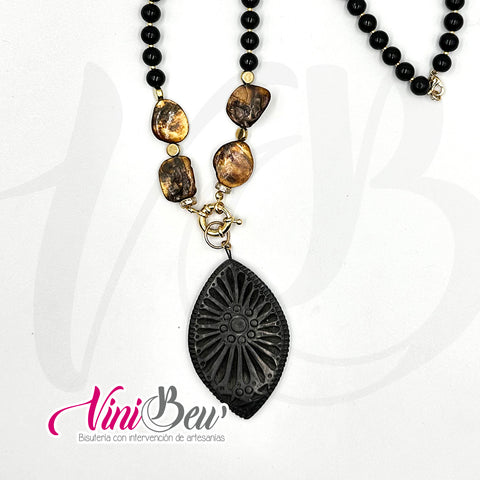 Collar Barro Negro Óvalo