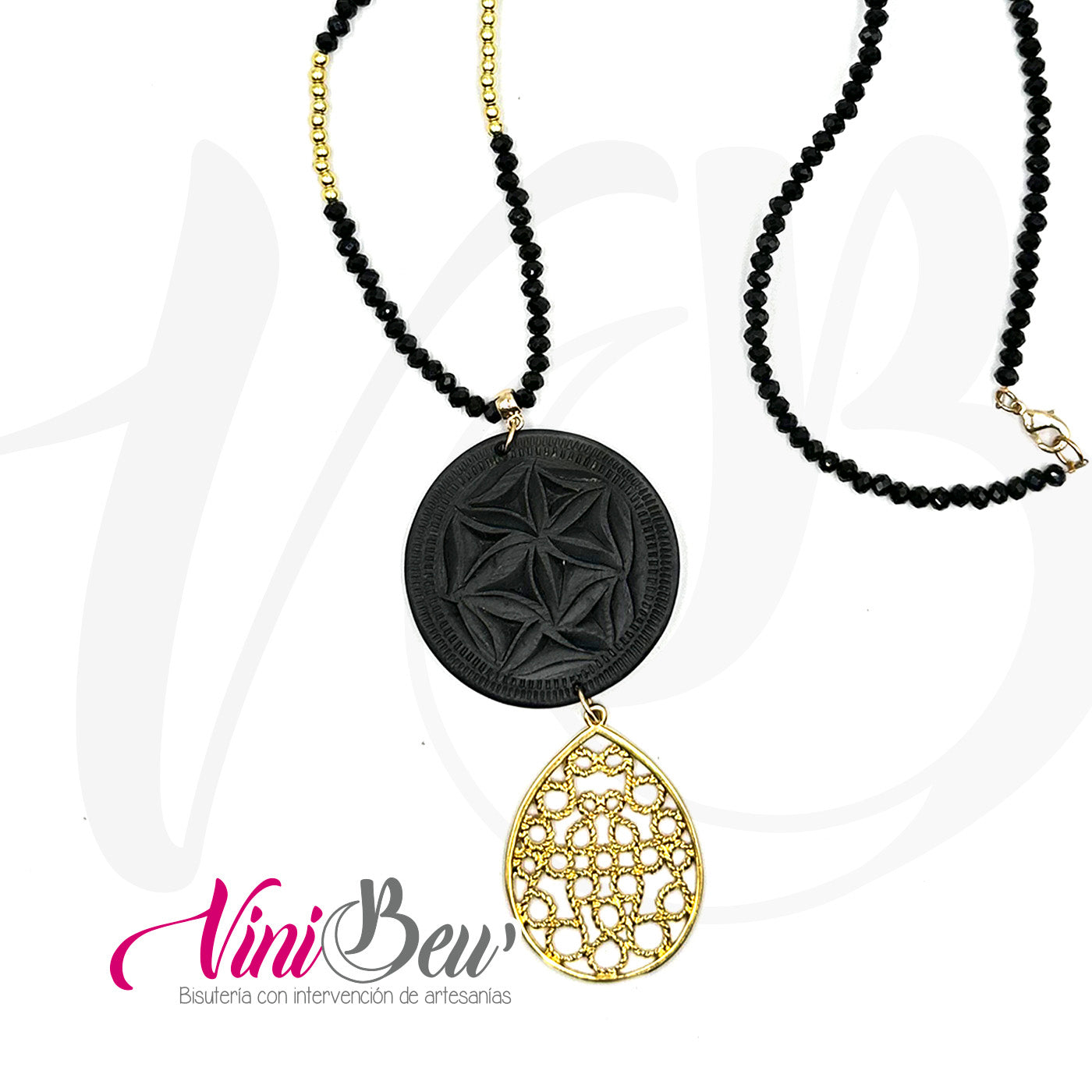 Collar Medallón de Barro Negro