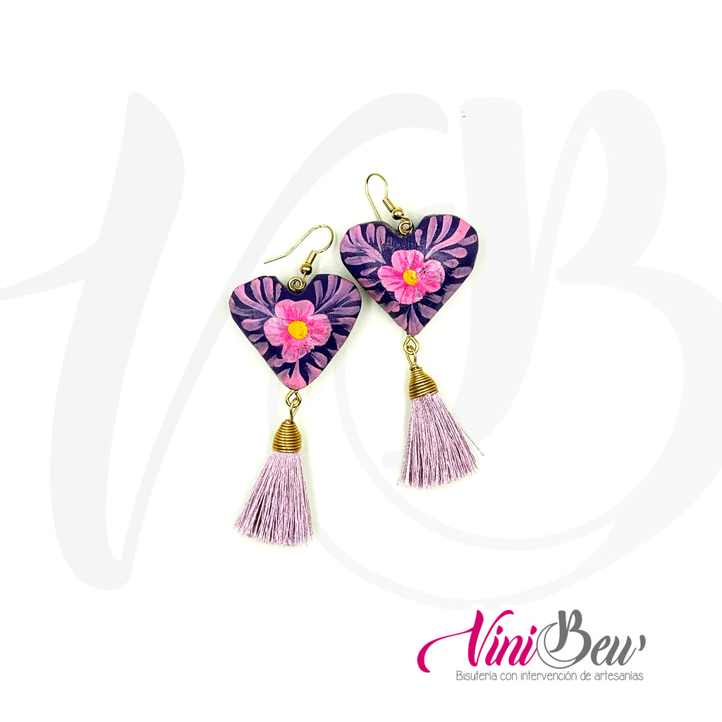 Modelo 5 - Aretes corazón alebrije con motita