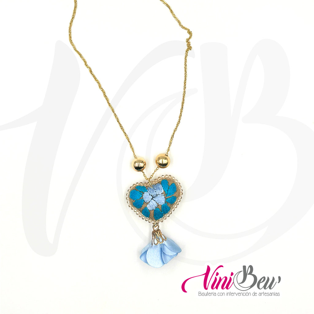 Modelo 8 - Collar mini bordado con collar chapa