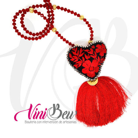Collar Corazón bordado con Motita Cascada