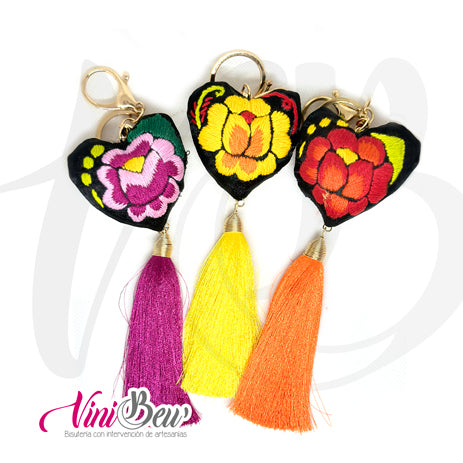 Kit Llaveros de Corazón Bordado